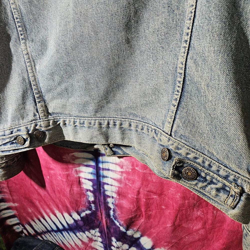 Levi's 80's Light Blue Distressed Denim Jacket Size L - Picture 8 of 16